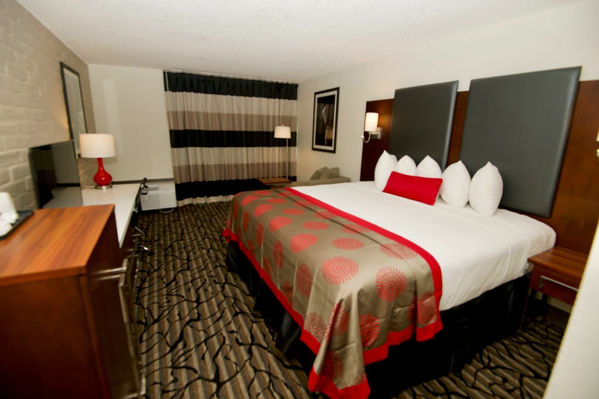 Hotel Ramada By Wyndham Austin South Exterior foto